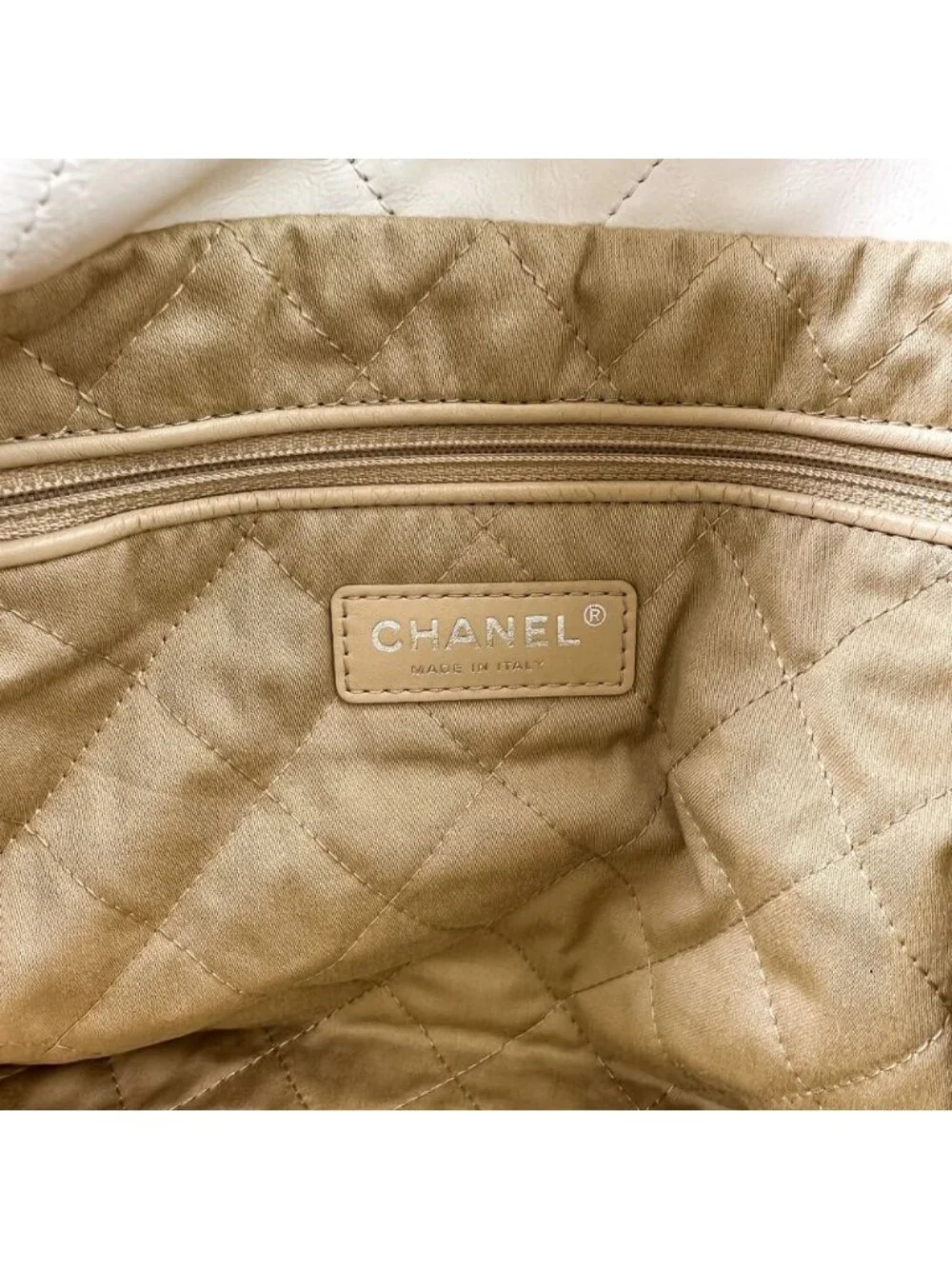 Chanel 22 Chain CC Logo Leather Shoulder Bag White Antique Silver